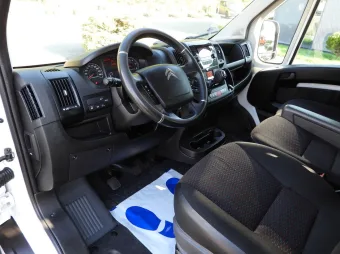 Citroen Jumper doka skrzynia 140KM M89637 - srodek
