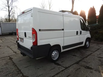 Citroen Jumper furgon chłodnia 130KM 867911 - bok zabudowy