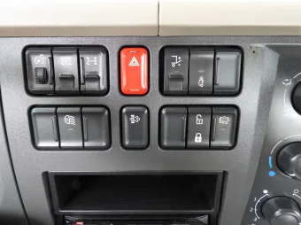 DAF Lf wywrotka trojstronna 180KM 435885 - fotel kierowcy