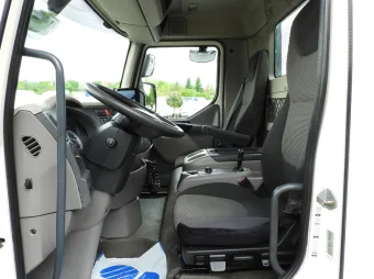 DAF Lf wywrotka trojstronna 180KM 435885 - fotele