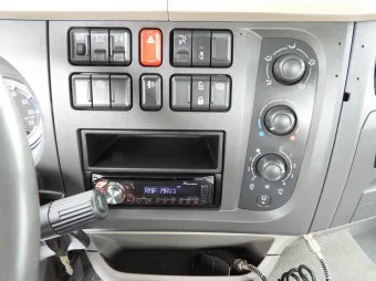 DAF Lf wywrotka trojstronna 180KM 435885 - podsufitka