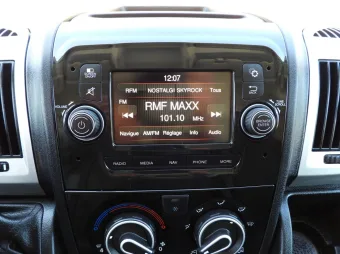 Fiat Ducato kontener 9 palet 130KM L60988 - detal wnętrza
