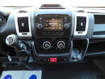 Fiat Ducato kontener 9 palet 130KM L60988 - widok wnętrza
