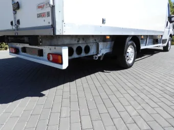 Fiat Ducato kontener 9 palet 130KM L60988 - wnętrze kabiny