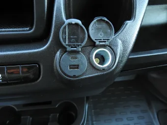Fiat Ducato kontener winda 8 palet 140KM X69519 - detal wnętrza
