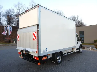 Fiat Ducato kontener winda 8 palet 140KM X69519 - tył zabudowy