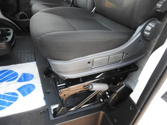 Fiat Ducato kontener winda 8 palet 140KM X69519 - wnętrze kabiny