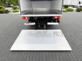 Fiat Ducato kontener winda 8 palet 130KM S95570 - kokpit