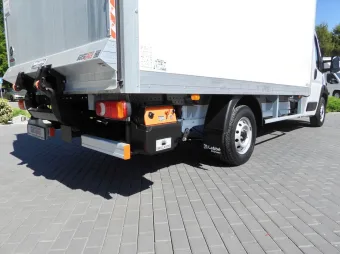 Fiat Ducato kontener winda 8 palet 160KM W10224 - siedzenia