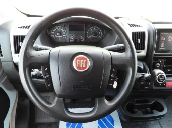 Fiat Ducato skrzynia plandeka 10 palet 160KM P69630 - detal wnętrza
