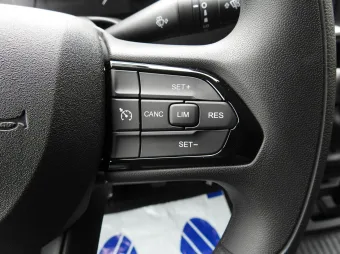 Fiat Ducato skrzynia plandeka 10 palet 180KM W39377 - konsola środkowa