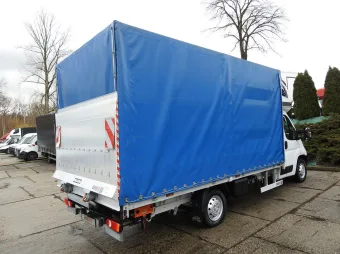 Fiat Ducato skrzynia plandeka 9 palet 180KM K01946 - bok zabudowy