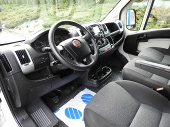 Fiat Ducato skrzynia plandeka 9 palet 180KM K01946 - środek