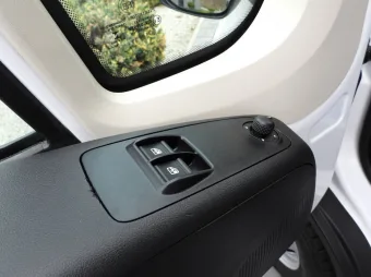 Fiat Ducato skrzynia plandeka 10 palet 180KM K01899 - radio