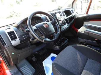 Fiat Ducato skrzynia plandeka 8 palet 180KM L09210 - srodek