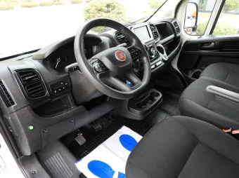 Fiat Ducato skrzynia plandeka 10 palet 160KM U02479 - srodek