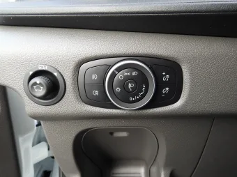 Ford Transit brygadówka 180KM U88643 - siedzenia
