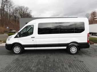 Ford Transit bus / minibus 130KM J46222 - tył środek zabudowy