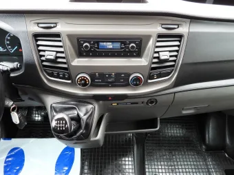 Ford Transit bus / minibus 130KM J46222 - widok wnętrza