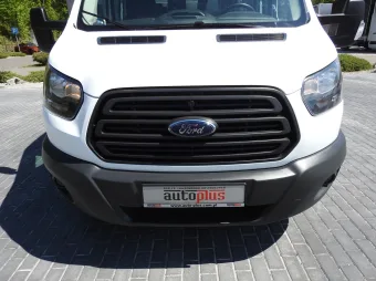 Ford Transit doka skrzynia 130KM E24615 - bok zabudowy