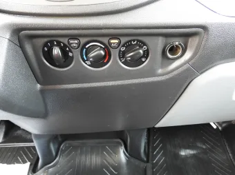 Ford Transit doka skrzynia 130KM E24615 - licznik