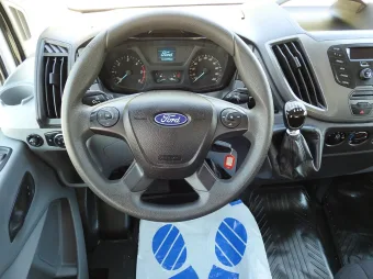 Ford Transit doka skrzynia 130KM E24615 - siedzenia