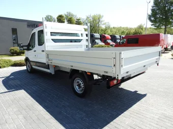 Ford Transit doka skrzynia 130KM E24615 - tyl