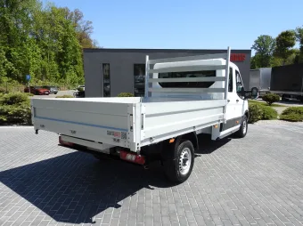 Ford Transit doka skrzynia 130KM E24615 - tyl zabudowy