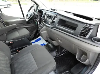 Ford Transit doka skrzynia 115KM D88092 - wnetrze