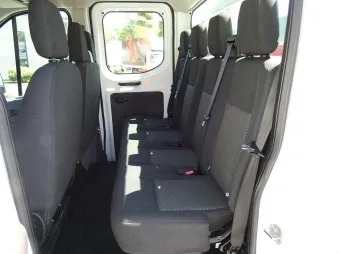 Ford Transit doka skrzynia 130KM E24615 - wnetrze