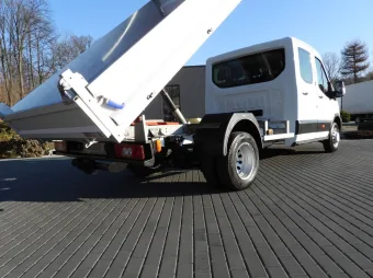 Ford Transit doka wywrotka 170KM Y09584 - kokpit