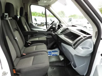Ford Transit furgon chłodnia 105KM U43031 - detal
