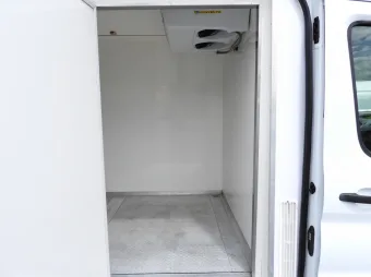 Ford Transit furgon chłodnia 105KM U43031 - kokpit