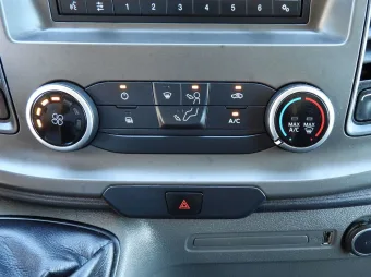 Ford Transit furgon chłodnia 170KM T28475 - konsola