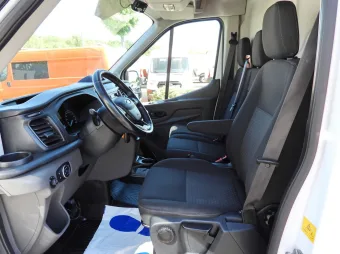 Ford Transit furgon chłodnia 170KM T29551 - radio