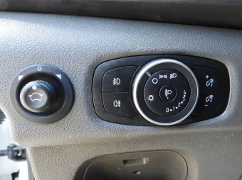 Ford Transit furgon chłodnia 170KM T29551 - radio