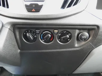 Ford Transit furgon chłodnia 130KM D81956 - schowki