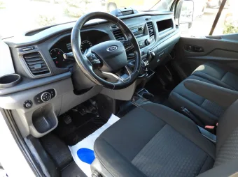 Ford Transit furgon chłodnia 170KM T28475 - srodek