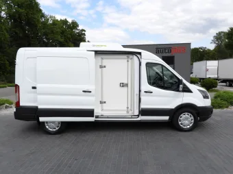 Ford Transit furgon chłodnia 105KM U43031 - zaladunek