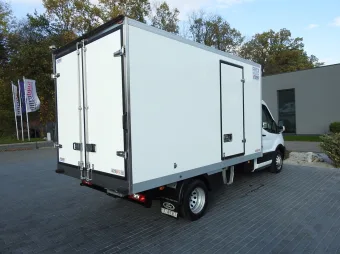 Ford Transit kontener chłodnia 130KM L40815 - bok zabudowy