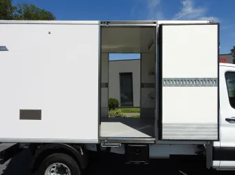 Ford Transit kontener chłodnia 170KM K64281 - detal