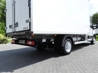 Ford Transit kontener chłodnia 8 palet 130KM T31364 - detal