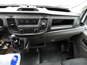 Ford Transit kontener chłodnia 8 palet 130KM T31382 - detal