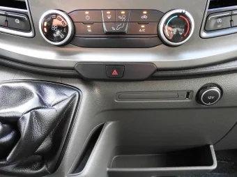 Ford Transit kontener chłodnia 130KM L40815 - fotel kierowcy