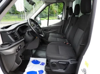 Ford Transit kontener chłodnia 8 palet 130KM T31382 - kierownica