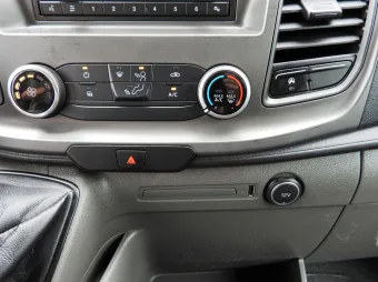 Ford Transit kontener chłodnia 8 palet 130KM T31382 - lewarek