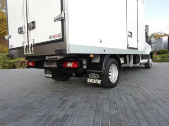 Ford Transit kontener chłodnia 130KM L40815 - radio