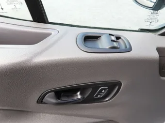 Ford Transit kontener chłodnia 8 palet 130KM T31364 - radio