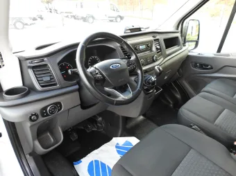 Ford Transit kontener chłodnia 130KM L40815 - srodek