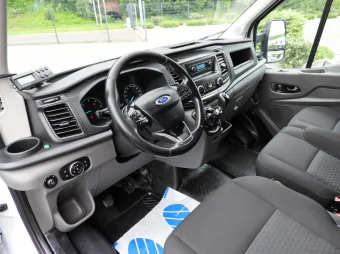 Ford Transit kontener chłodnia 130KM U89312 - srodek